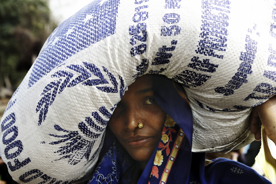 <p><sub>Nepál, 2008. december 13.</sub></p> <p><sub>Nepál, 2008. december 13.</sub></p>